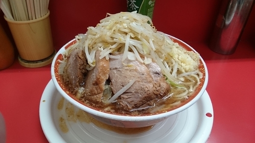 「麺増し大豚・カタメ(ヤサイカラメ)￥８５０」@ラーメン二郎 上野毛店の写真