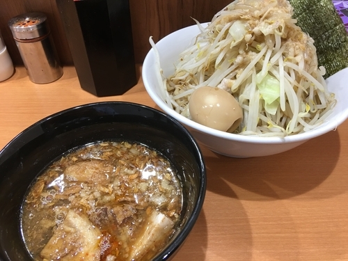 「つけ麺 800円 野菜チョイ増し脂増し 味玉100円」@らーめん忍者の写真