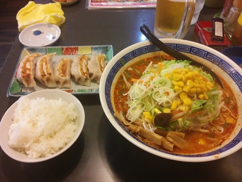 「辛味噌ラーメン3L餃子半ライスセット」@ラーメン明日香 勝田台店の写真