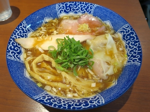 「ミニワンタン中華そば ８２０円」@中華そば 虎桜の写真