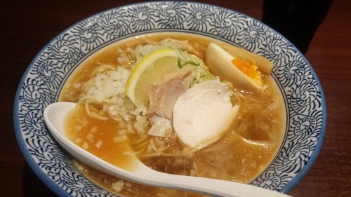 「冷やし煮干し鶏そば（夏季限定）」@濃厚鶏そば 暁月 荻窪店の写真