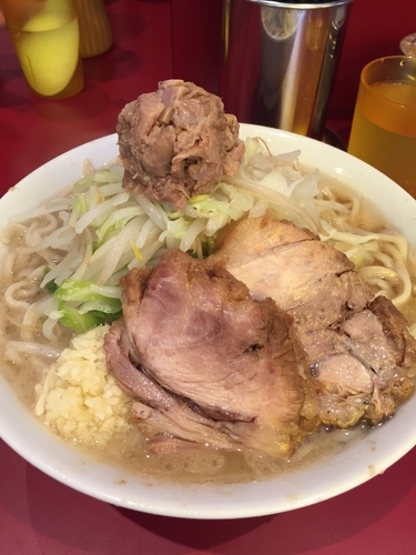 「小麺少なめ ニンニクすこし 野菜少なめ」@ラーメン二郎 荻窪店の写真