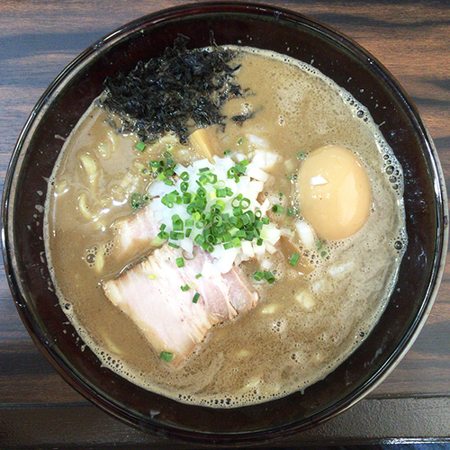 「濃縮煮干し醤油＋味玉」@麺処 にそうの写真