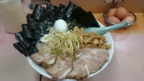 「ネギメンマチャーシュー、大盛り（2玉）、のり、玉子」@ラーメン かいざんの写真