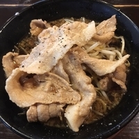 黒醤油ラーメン➕肉盛➕大盛➕麺固め