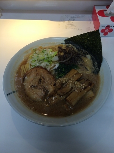 「醤油豚骨ラーメン+メンマ」@ラーメン味道楽 長谷川家の写真