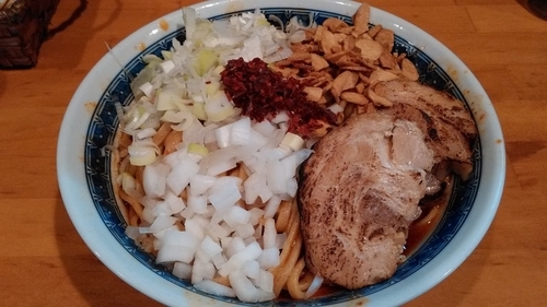 「【限定】牛脂そば・赤（追い飯付）（大盛）」@ファットンの写真