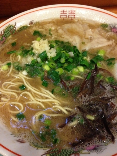 「にんにくラーメン」@しぇからしか 梅田店の写真