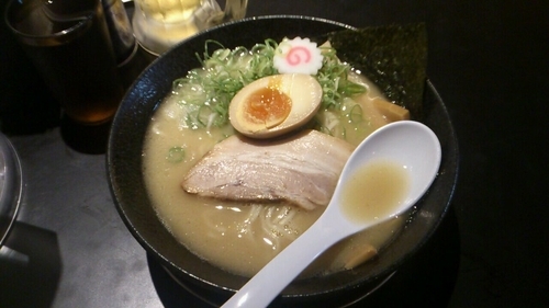 「鶏白湯ラーメン_790円」@信州鶏白湯 気むずかし家 アクアシティお台場店の写真