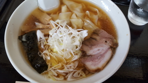 「ワンタンメン (昔ながらスープ+細麺）」@寺カフェ 中華そば水加美の写真