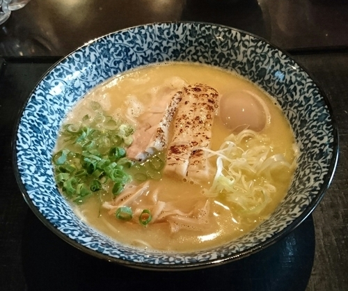 「濃厚鶏そば+味玉+替玉」@ブラウンの写真