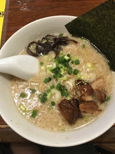 「本格豚骨らーめん 772円」@ごとくの写真