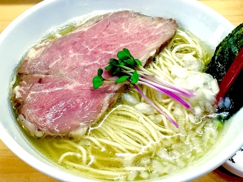 「日替わり限定 黄金の100％煮干らーめん 提供数11杯」@めんや天夢の写真