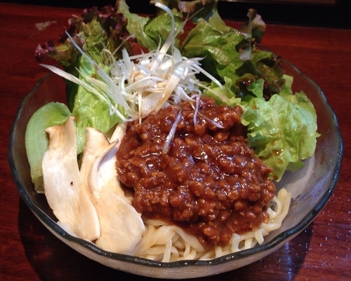 「黒酢あえ麺(8月限定)＋半鶏叉焼丼(750円＋200円)」@こくまろ鶏らーめん 久久の写真