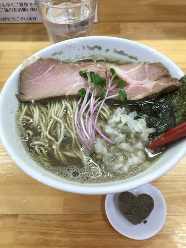 「煮干しらーめん ヤバニボ＋穂先メンマ増し」@めんや天夢の写真