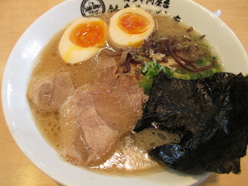 「どんたくめん+餃子　「842円+324円」」@博多中洲屋台 鈴木ラーメン店 岩槻店の写真