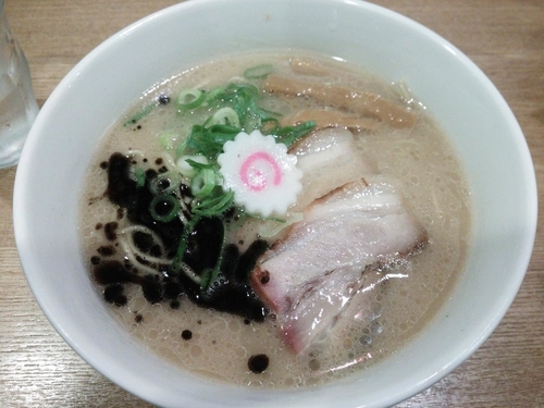 「ミラノとんこつラーメン」@CASA LUCAの写真