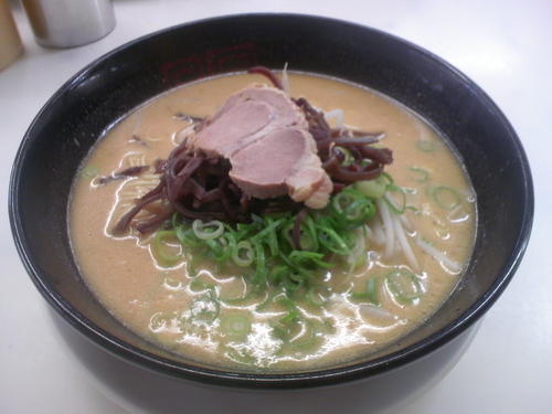 「味噌らーめん５００円（替玉１玉無料）」@博多天神 渋谷南口店の写真