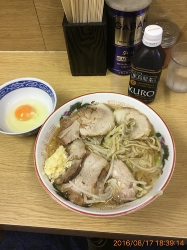「ラーメン豚入り   生卵」@ラーメン二郎 栃木街道店の写真