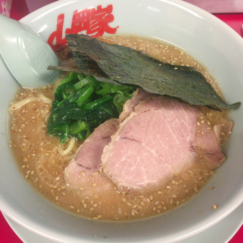 「味噌ラーメン（オオメ　カタメ）　630円　チャーシュー2枚」@ラーメン山岡家 大泉店の写真