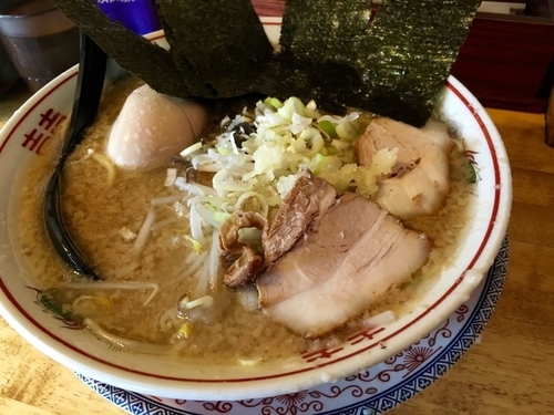 「魚介豚骨醤油ラーメン 並 ¥730」@パワー軒の写真