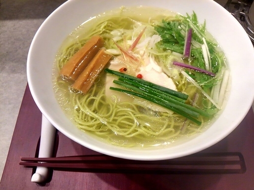 「空　850円＋替玉100円」@ラーメンクワトロの写真