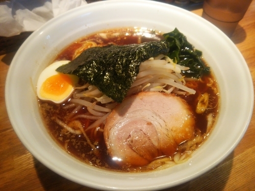 「らーめんしょうゆ」@麺屋 蕾の写真