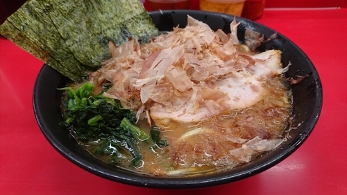 「和風新杉田ラーメン(麺硬め・味濃いめ)」@ラーメン杉田家の写真
