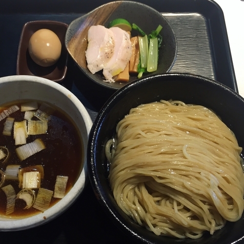 「名古屋コーチン細つけ麺・中盛+燻製半熟煮玉子」@煮干し中華そば 一燈の写真