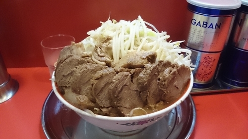 「大豚ダブル(ヤサイアブラ)￥１０００」@ラーメンタロー 大森の陣の写真