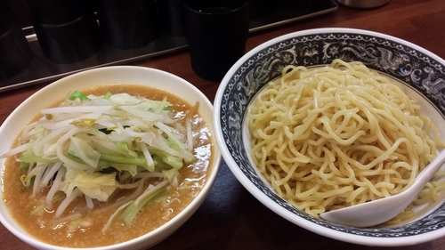 「辛味噌野菜つけ麺900円+中盛り無料」@拉麺 梅太郎の写真