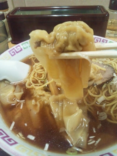 「ワンタン麺大盛り（850円）」@松楽の写真