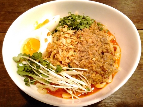 「期間限定 極太乱切り麺の坦々まぜそば」@琉球チルダイの写真