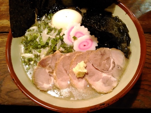 「期間限定 塩煮干し豚骨ラーメン」@琉球チルダイの写真