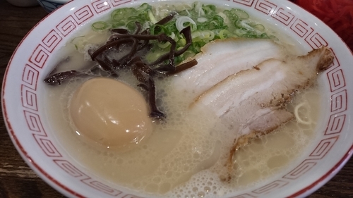 「長浜ラーメン＋味玉」@本場博多 長浜ラーメン まるむら 東陽町店の写真