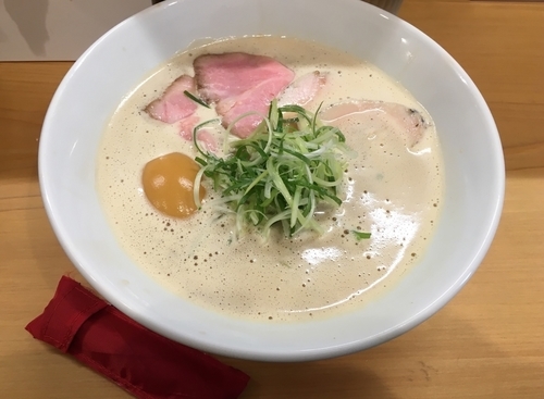 「醤油＋半熟煮玉子」@Ramen 辻の写真