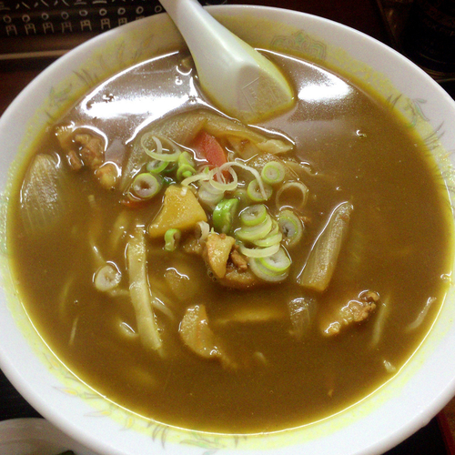 「カレーラーメン　680円　半ライス　150円」@手打ラーメン成味の写真