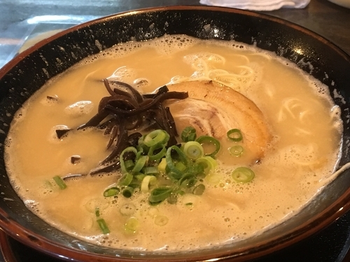 「博多ラーメン」@博多らーめん 万々の写真