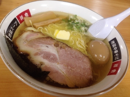 「塩バターラーメン　地鶏の煮玉子」@地鶏中華そば 祥秀の写真