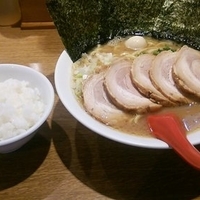 豚骨醤油チャーシューめん（固め・濃いめ）+ライス