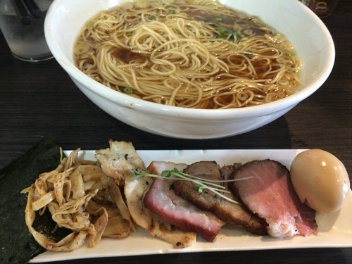 「特選鶏だし醤油ラーメン（大盛）」@麺処 ほん田 nijiの写真
