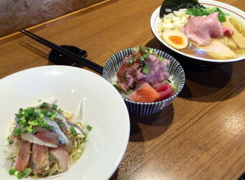 「定番メニュー　イワシそば　白醤油　海鮮丼」@寿製麺よしかわ 川越店の写真
