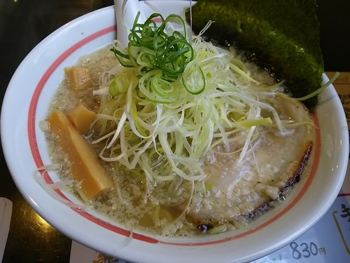 「【裏㋱】魚介しょうゆラーメン　キビナゴ　※背脂あり（大盛り）」@俺らラーメン ちょもらんまの写真