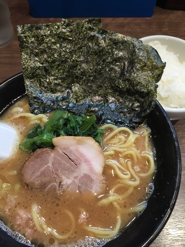 「らーめん、サービスライス」@麺達 うま家の写真