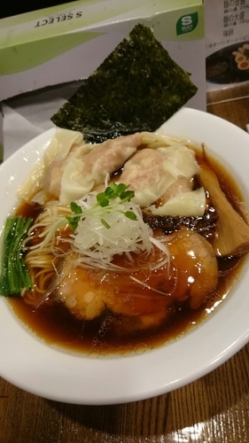 「肉ワンタン 特選 醤油そば  ９００円」@麺処 鶴舞屋の写真