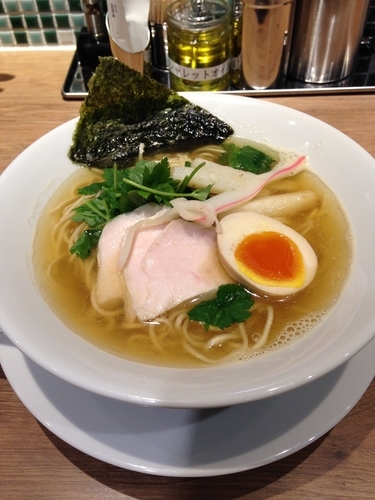 「【当店限定】塩 SOBA 白」@むぎとオリーブ さいたま新都心店の写真