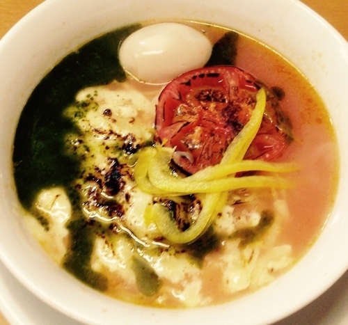 「焼チーズとトマトの塩そば850円　味玉100円」@中華そば 大井町 和渦の写真