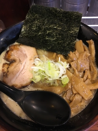 「魚介豚骨ラーメン」@麺食い 慎太郎の写真