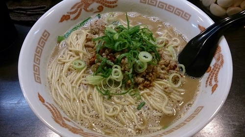 「台湾ラーメン 800円　半玉20円　替え玉30円」@ラーメンくれはの写真