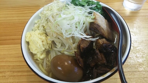 「空二郎（にんにく・しょうが）＋味玉」@中華麺酒家 からっ風の写真